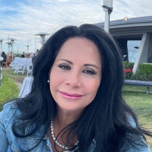 Meet your Posher, Sylvia